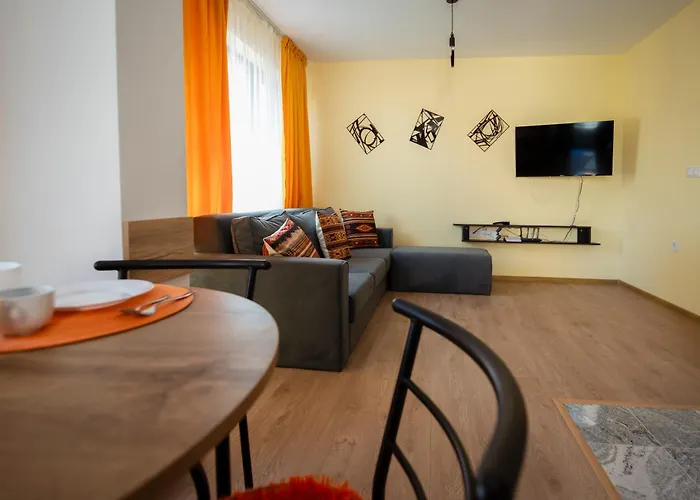 By The River 1 公寓