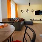 By The River Free Parking Apartment