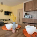 By The River Free Parking Apartment *