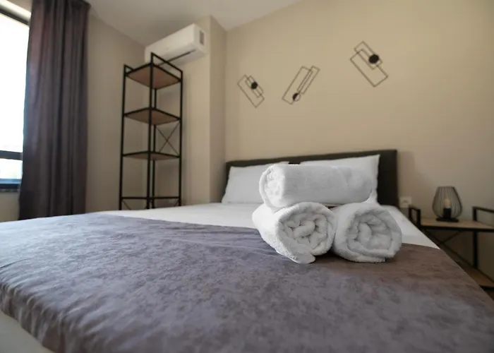 Apartment By The River 1 *